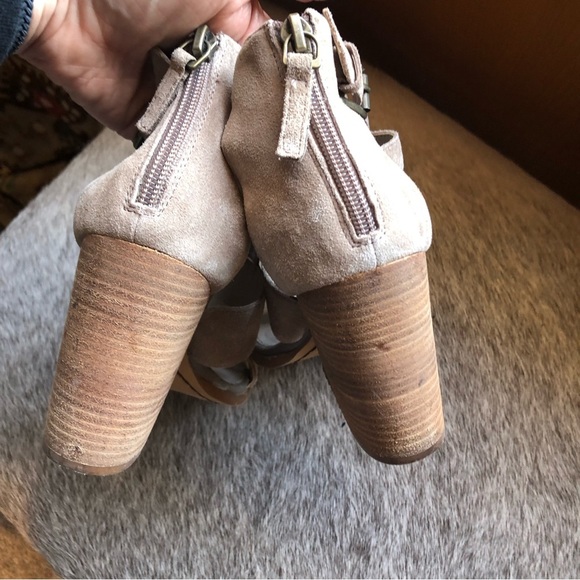 Hinge tan genuine suede block heel open toe sandal w ankle details zip back 6 - Picture 6 of 8